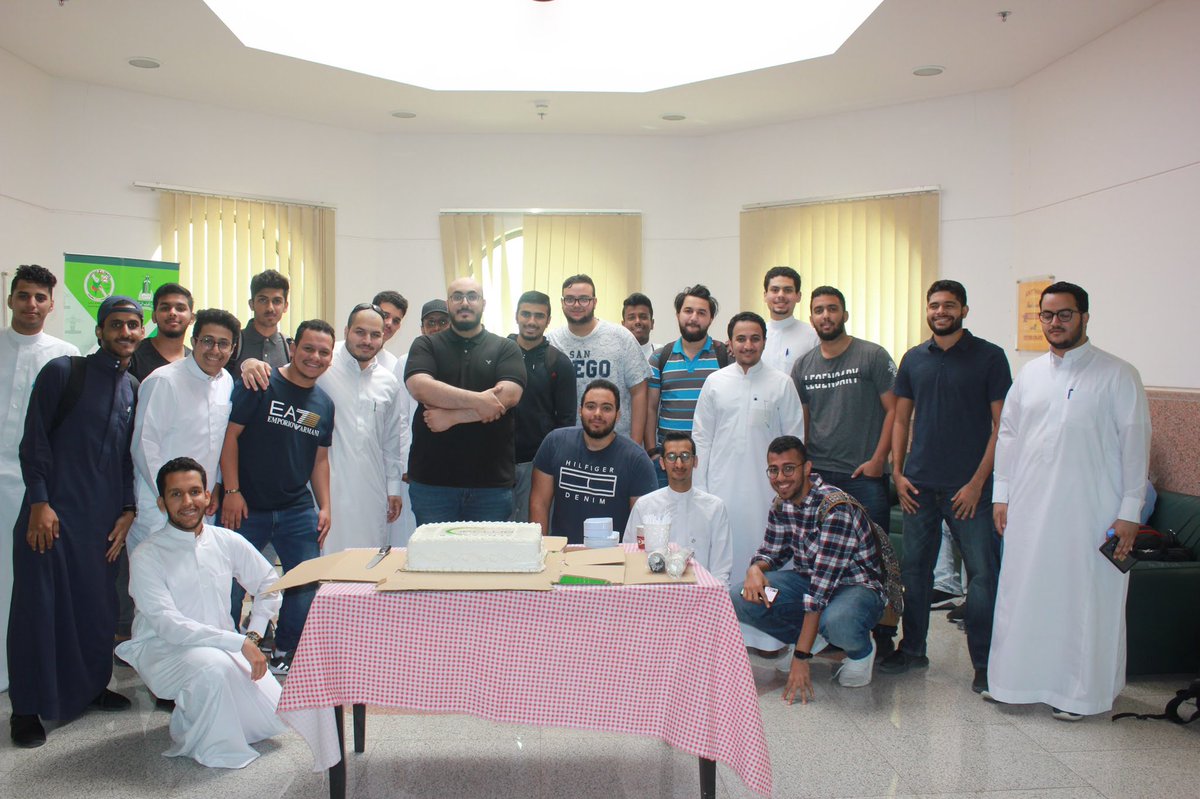 KAU_IEClub's tweet image. جانب من الفعالية الترحيبية الخاصة بالمنضمين حديثاً للقسم والتي اقيمت في نادي #الهندسة_الصناعية 
#Eng18 #Eng19