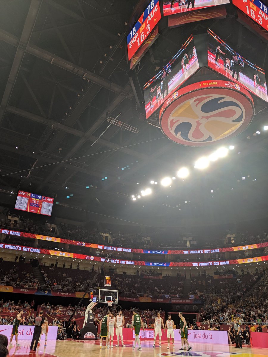 manuginobili's tweet photo. 🇦🇷Recién llegado a China y el partido que me toca!
🇺🇲I just made it to China and got to watch this amazing game! #fibawc https://t.co/fUfY2835l5