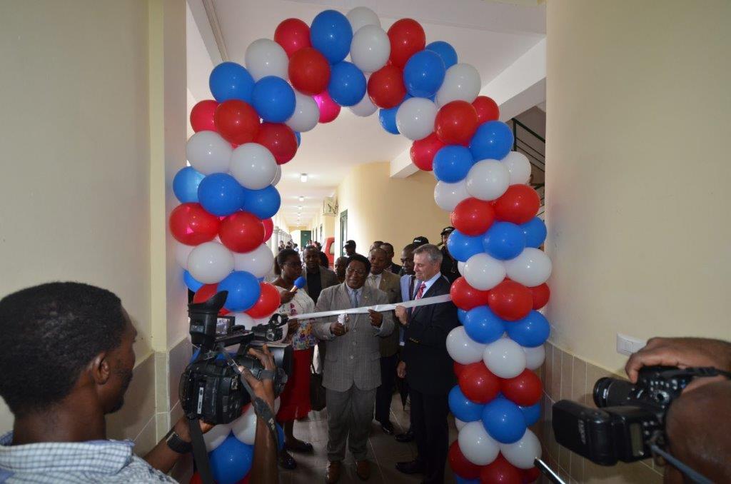 Mobil Equatorial Guinea Inc. (MEGI) ha financiado la creación de una sala de informática y una biblioteca en el Centro Claret de Luba