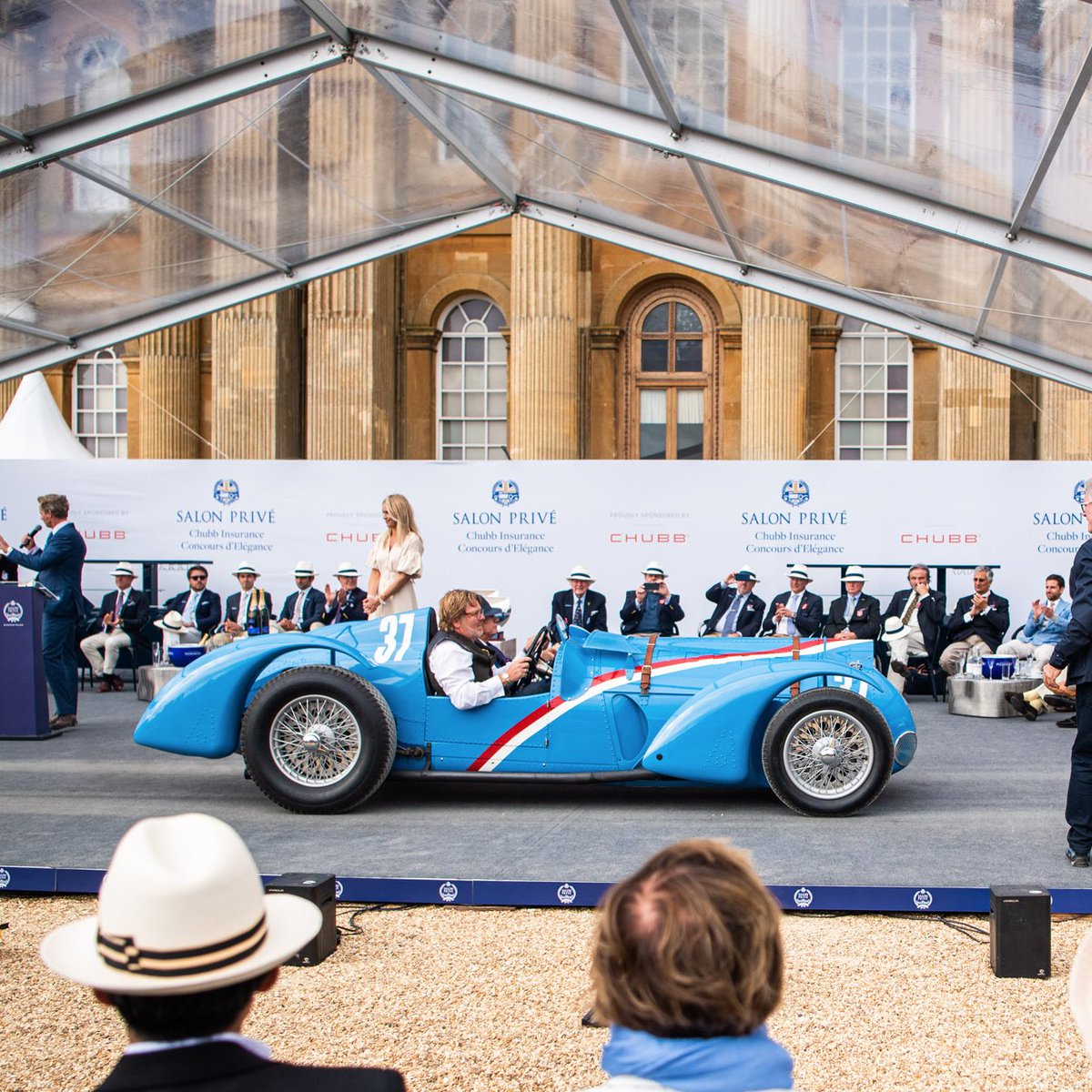 MullinCAP's tweet photo. Both cars won best in class. We also picked up the Duke of Marlborough best in show #blenheimpalace #automotive #cars #cotwoldautomotivepark #cotswolds https://t.co/nUzLfDz8ho