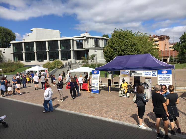 Segrate Oggi ha pubblicato Successo per la festa cittadina: folla, “Ape d’Oro” e giochi per bambini - segrateoggi.it/2019/09/13/suc…