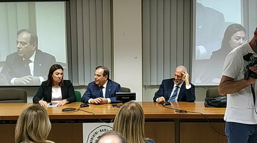BariOMCEO's tweet photo. Filippo Anelli introduce in conferenza stampa la giornata contro la violenza sugli operatori sanitari #RispettaChiTiCura https://t.co/CjHhmF9kHY