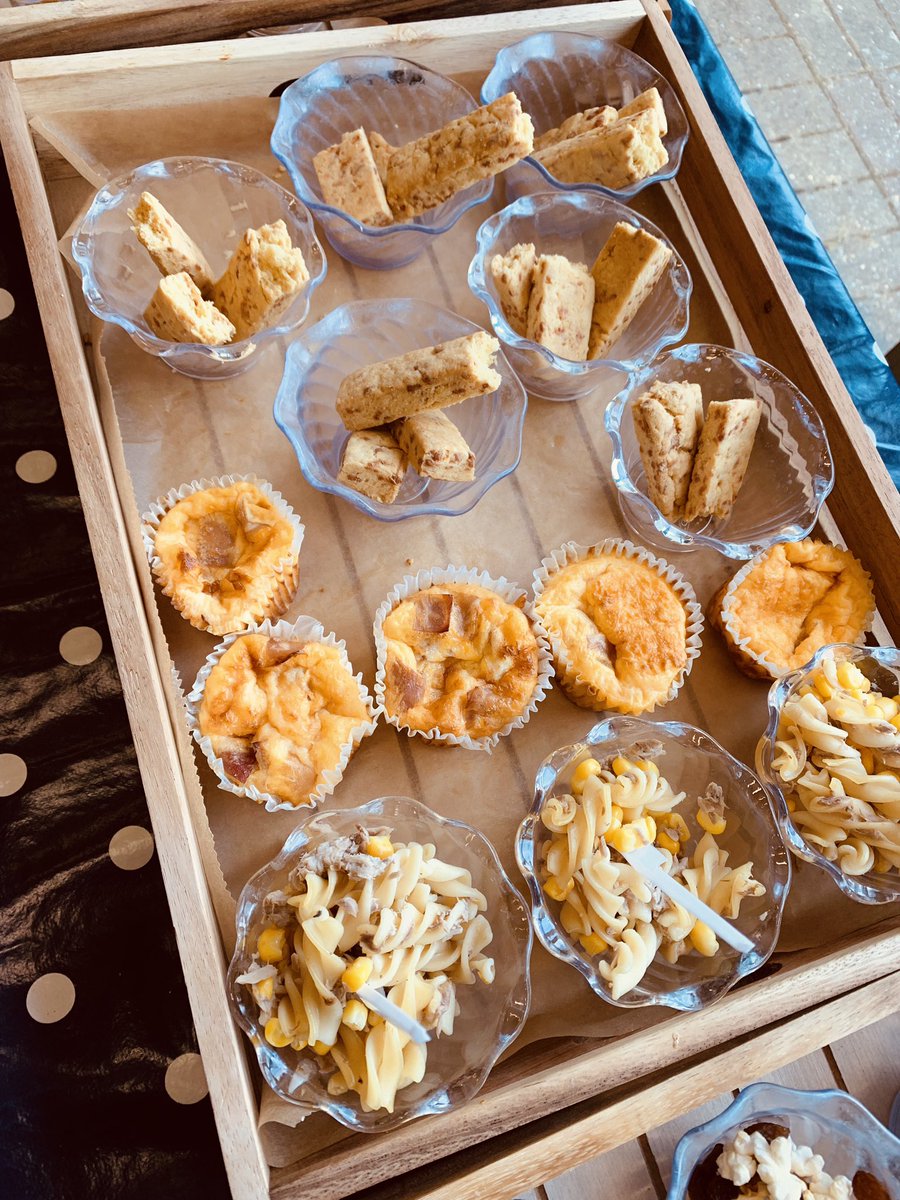 laura_goodwin88's tweet image. Pick a Mix at @abbotsgreen this Friday lunch time. @eats_Vertas #vertas  #primaryschool @VertasGroup #teamwork