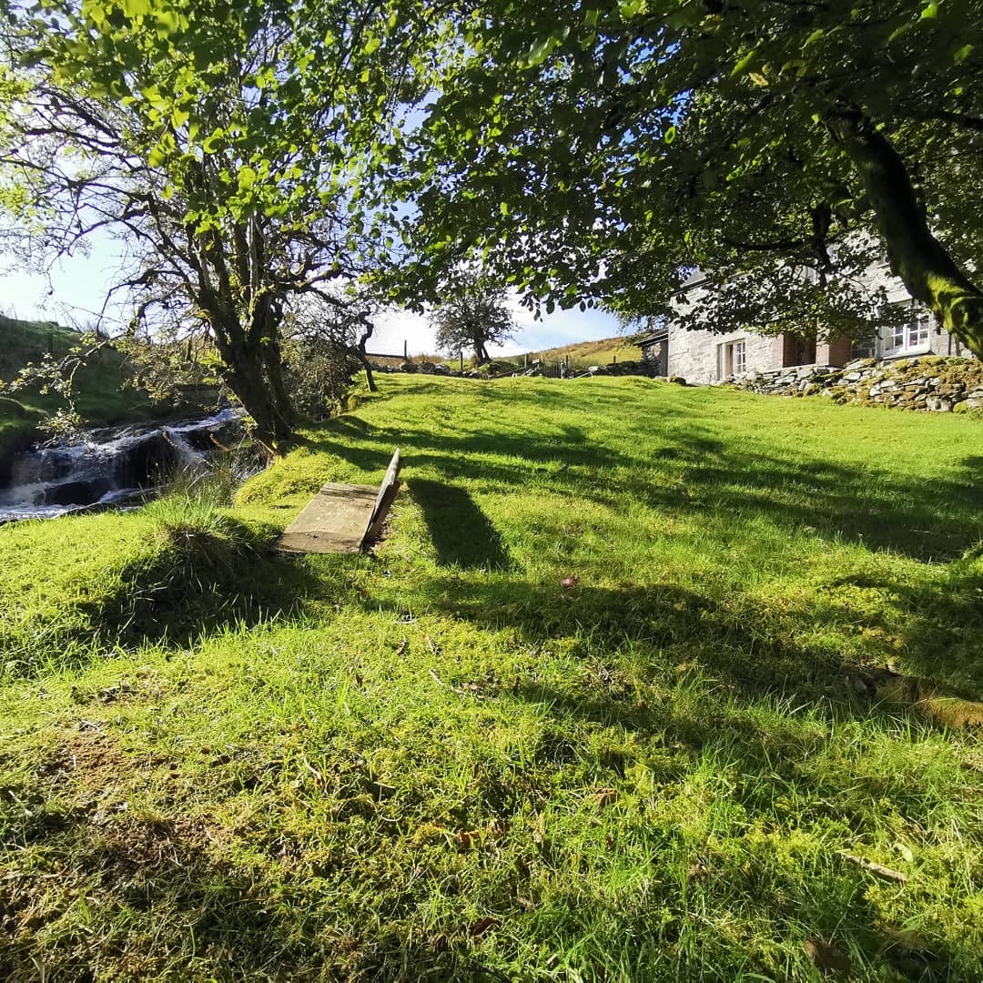Mikeilloyd's tweet photo. Sometimes we need to #relax & #reset, this weekend is exactly that. Away from the #hustleandbustle in the middle of nowhere with Mrs L taking in the #exceptionalviews and #tranquility https://t.co/GoxDVsEEIc