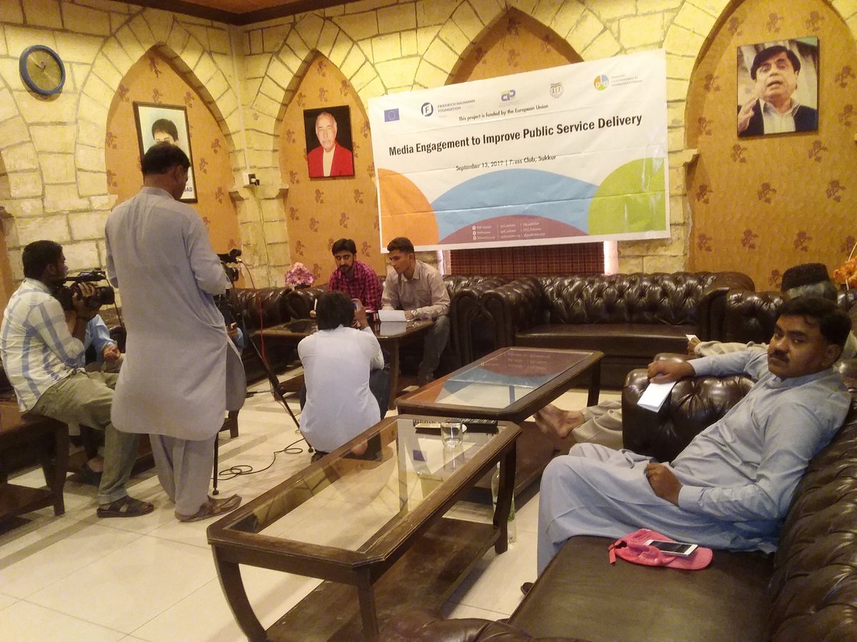 iradonf's tweet photo. Date https://t.co/08f3E82qYR engagement to improve public service delivery.
Project coordinator Atif ali,DIG member Habibullah and Amanullah Mangi Liaison Officer ne sukkur press club me press conference ki jis me water and sanitation ki issues pi bat ki uc 17,18.19 Newpind. https://t.co/PFzhTMRiJu
