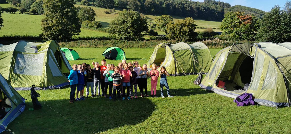 UrddAwyrAgored's tweet photo. Noson o #AnturFach efo dosbarth 3+4  @YGwernant neithiwr! 38 wedi gwersylla yn yr ysgol, sawl un am y tro cyntaf erioed! Da iawn bawb a Diolch i'r athrawon am wersylla hefyd 😊 https://t.co/R1Aithi4wV