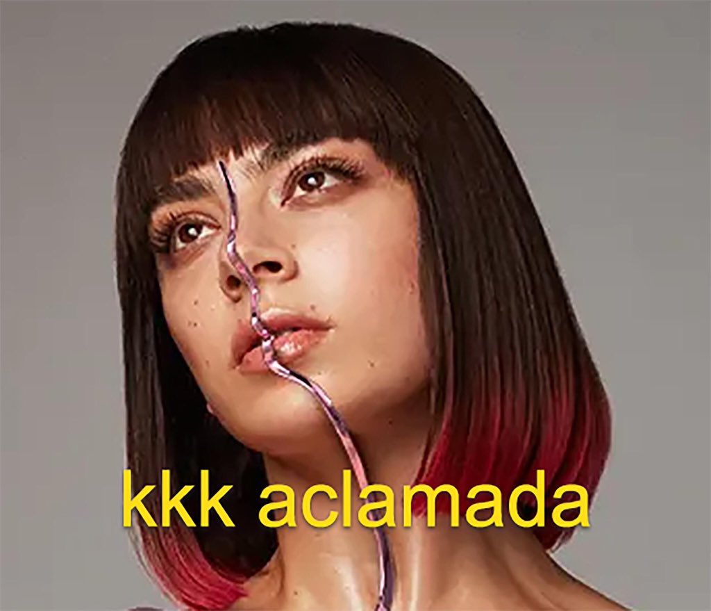 CharliChart's tweet photo. Com mais 2 críticas adicionadas, #Charli mantém seu metascore acima de 80 e é classificado como "aclamação universal". https://t.co/dQ7Ctu2BdA