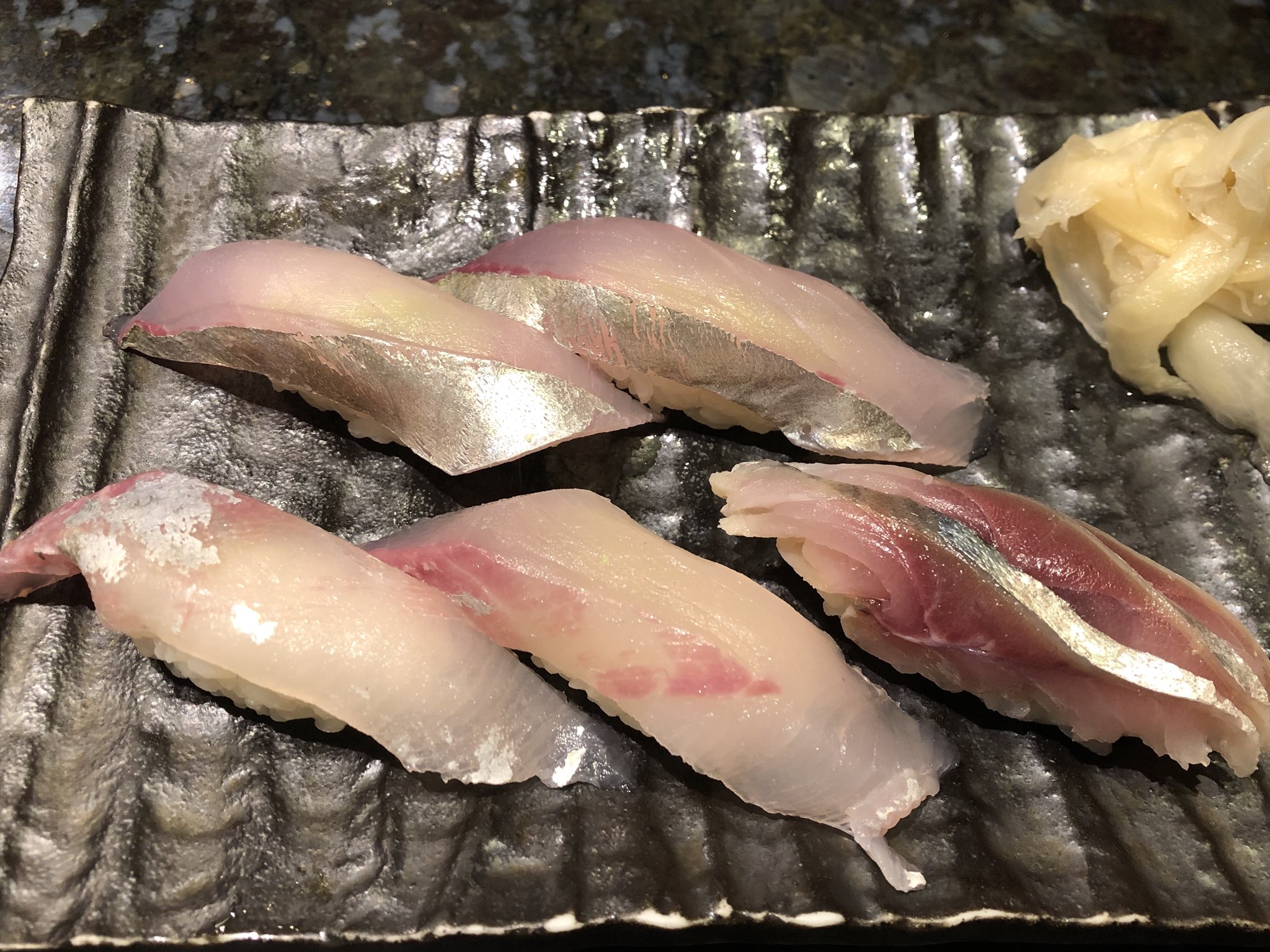 Kassy むふふ Fwf 本日のカンパチ シマアジの刺身 イサキの塩焼きを頂きました カンパチ は初日にして完成された味で甘い シマアジも旨いが あと1日寝かせると最高のコンディションになりそう そしてピークを過ぎたと思っていたイサキが旬に近い旨さ