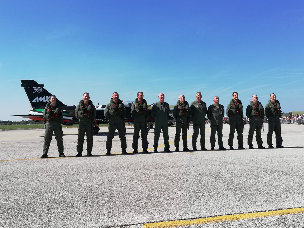 Questa mattina ad Istrana, sede del 51° Stormo dell'#AeronauticaMilitare, ha avuto luogo il raduno per i 30 anni dell'entrata in linea del velivolo #AMX ✈️. 
Oggi si celebra anche l'80° anniversario di costituzione dello Stormo. 
Presente anche il #CapoSMA Gen. S.A. Alberto Rosso