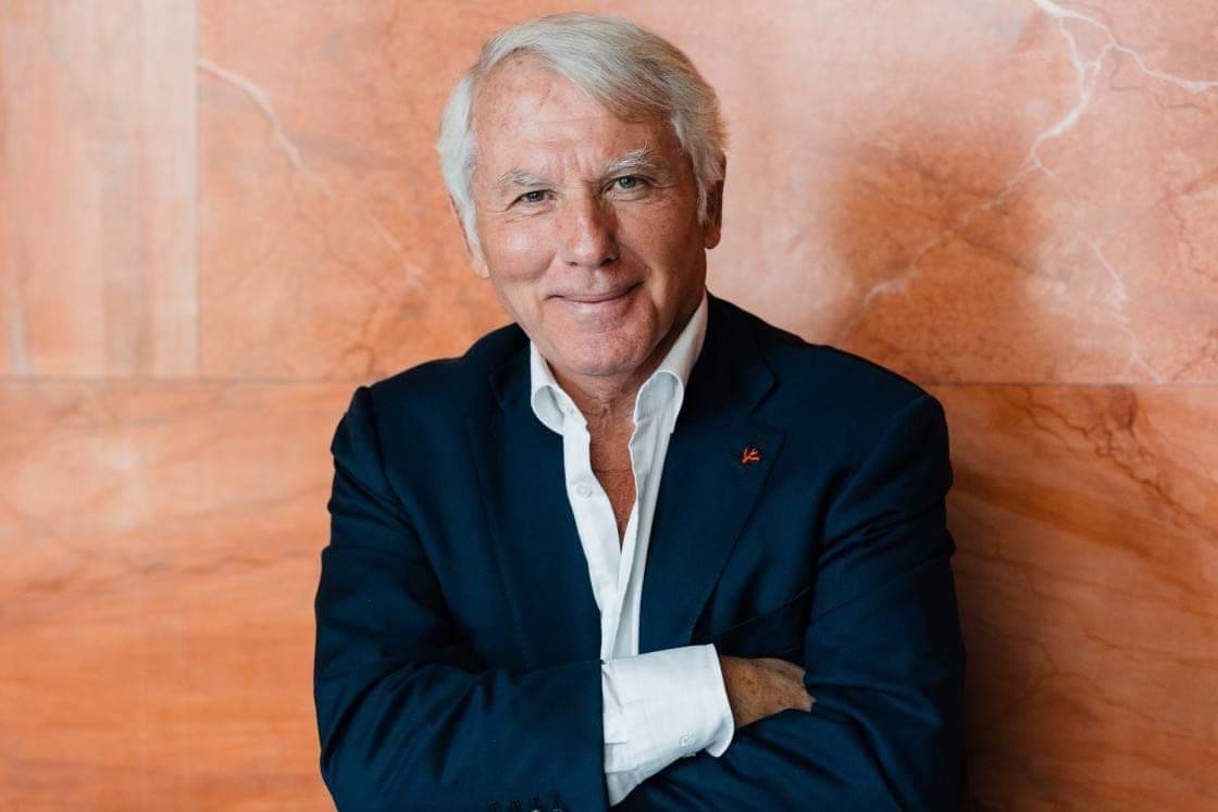 GiannisEutux's tweet image. «Τα πτυχία και τα μεταπτυχιακά δεν σου εξασφαλίζουν ότι έχεις παιδεία»
Δημήτρης Νανόπουλος
(γεννήθηκε σαν σήμερα)