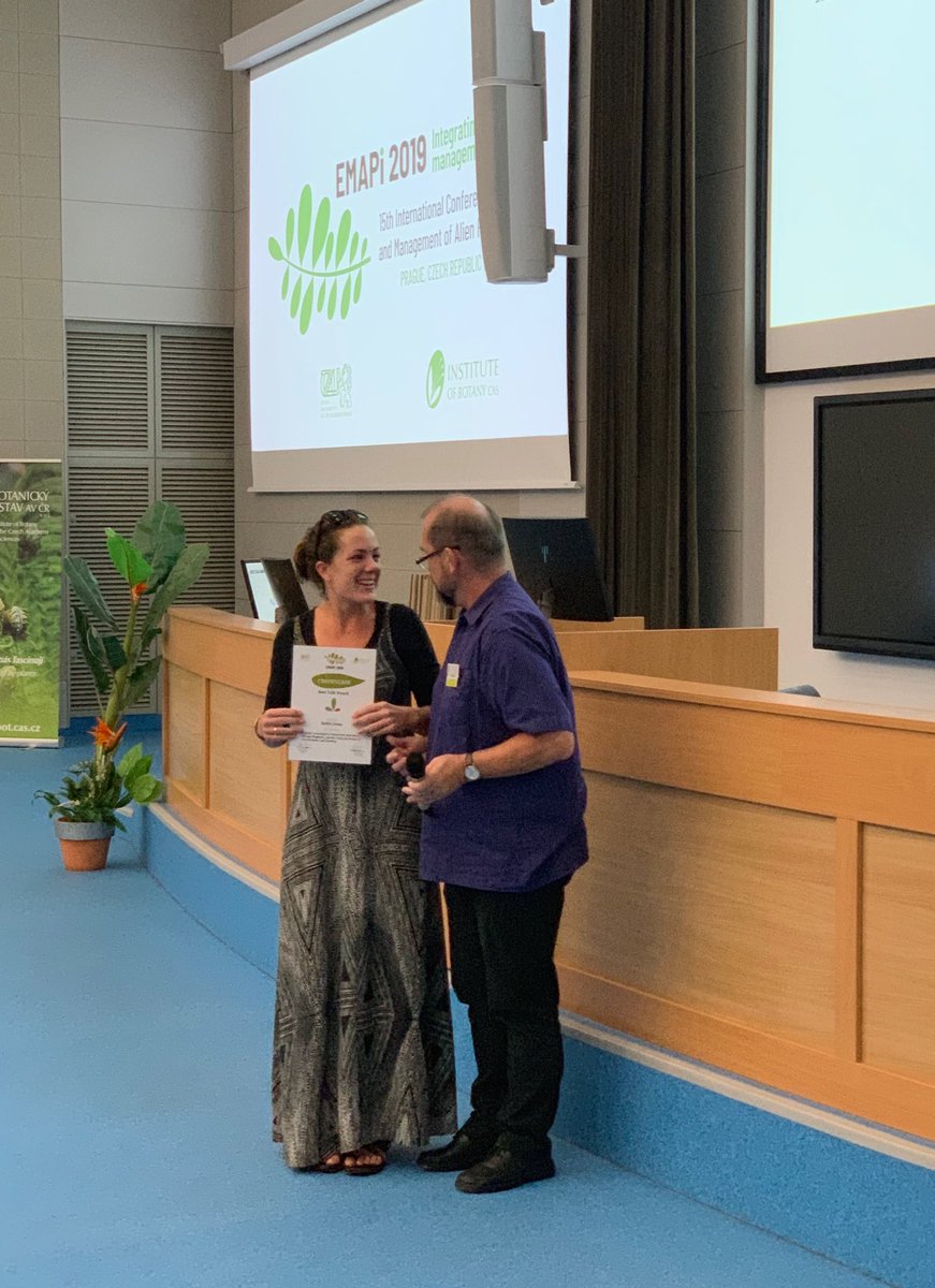 CIB PhD student Emily Jones receives the prize for best talk @ EMAPI 2019! Well done the fern lady!