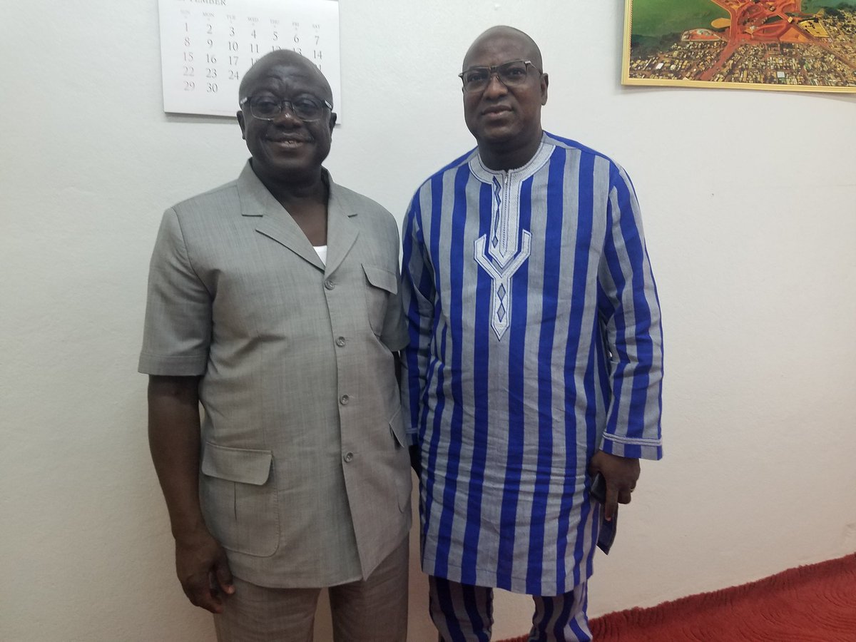 eric_bougouma's tweet photo. J'ai reçu en audience le ministre de l'habitat et de l'urbanisme, M. Maurice Dieudonné BONANET. Au ménu des échanges,  le point des travaux du 11 décembre 2019 à Tenkodogo. @BonanetD
@rochkaborepf
@ChristopheDabir
#lwili #infrastructures #Urbanisme #Visioncommune https://t.co/gumpJ1eVJe