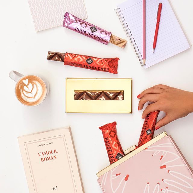 Audacieuse et généreuse, « Pause insolente », la dernière de la gamme « Ma Dose Plaisir » allie la puissance et la noblesse du chocolat noir 72% aux notes d’oranges confites, éclats de noisettes et pâte de noisettes. ift.tt/2ZXiRDU