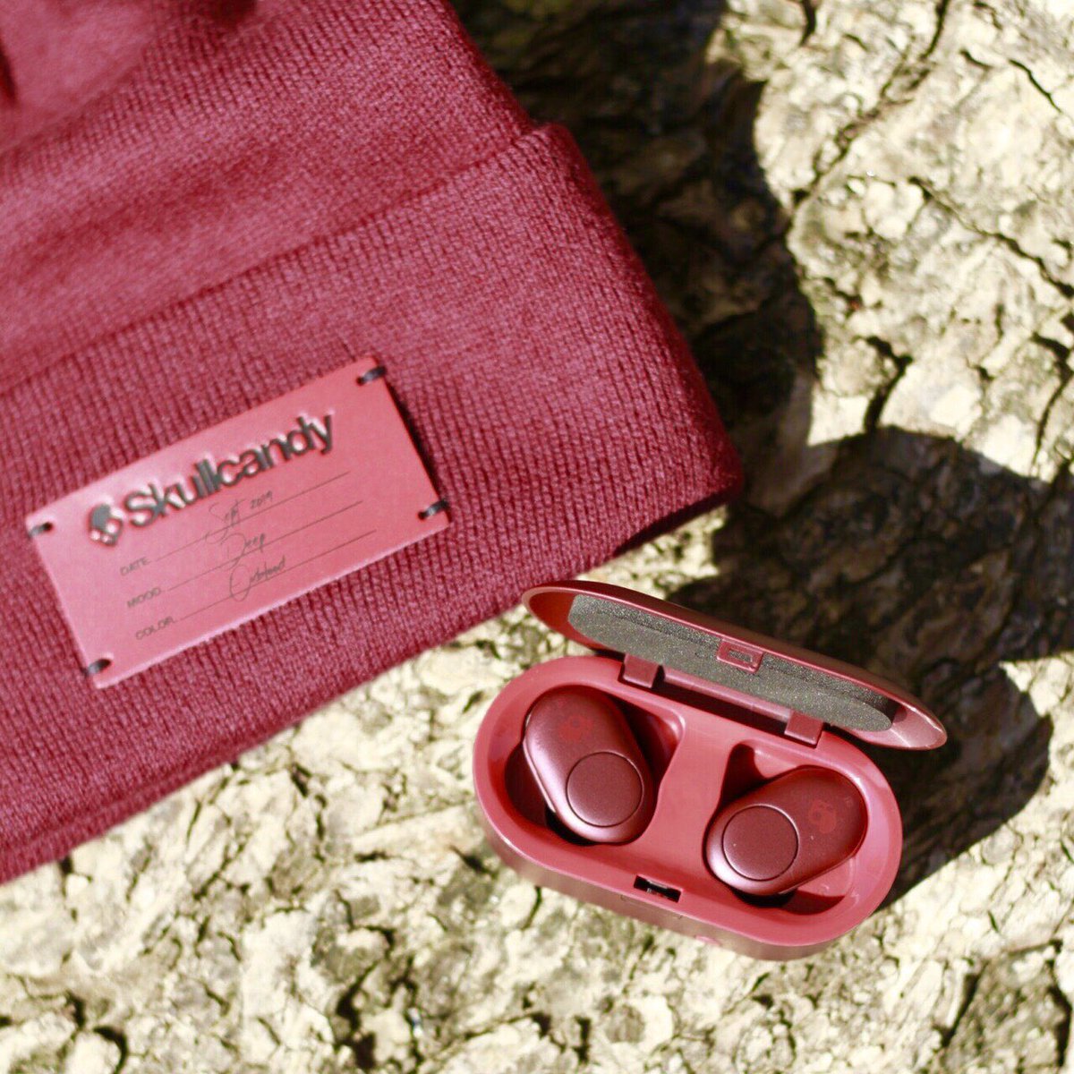 SkullcandyJapan's tweet photo. ♦️プレゼント企画第2弾♦️
本日新発売12MOODS 9月カラー”Push Moab Red”&amp;限定ビーニーを3名様へ♦️パワフルなサウンドで大人気“Push Moab Red”購入特典限定ビーニー
♦️応募は @SkullcandyJapan をフォロー&amp;この投稿をRT! 詳細はリプ枠にて
Skullcandy公式インスタでも開催中👇
https://t.co/noCS9GUXRN https://t.co/Z4esOOHVit