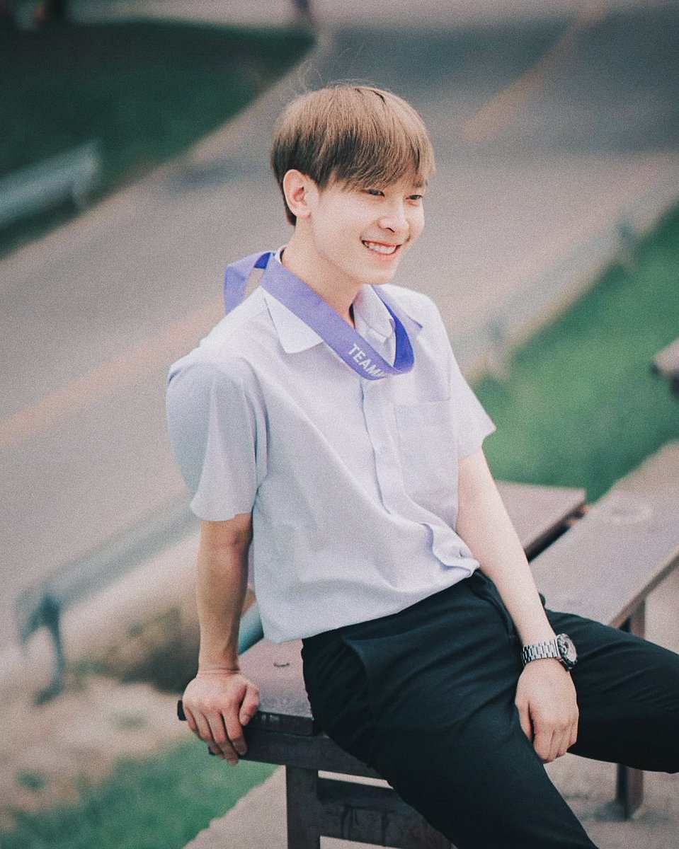 tpanatboy's tweet photo. เจอรูปเซตนี้พี่เค้าไป ตายเลยยยค้าาาา ยิ้มมาทีละลายหมดแย้ววว💜
.
#ช้างเผือกอยู่ในป่า #บอสยิ้มทําลายล้าง (Pic from ig plurpix🖍) https://t.co/hUztsbyrTp
