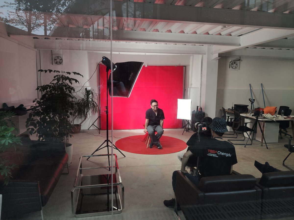 frogdesign's tweet photo. Last Saturday, #frogSH‘s Executive Creative Director Chaz Lu spoke at #TedxChengdu on “Redesigning Learning Experience in Workspace”. Here are some highlights from his insightful talk.
Learn more about how we help companies evolve with Org Activation: https://t.co/DHV0ANRvCW https://t.co/qdDUx1HYtk