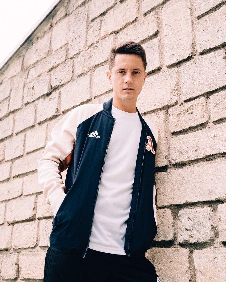 Ander Herrera on Twitter: "👀😎⚡ Love jacket by @adidas #werepresent #createdwithadidas https://t.co/4jz3aTLCEB" / Twitter