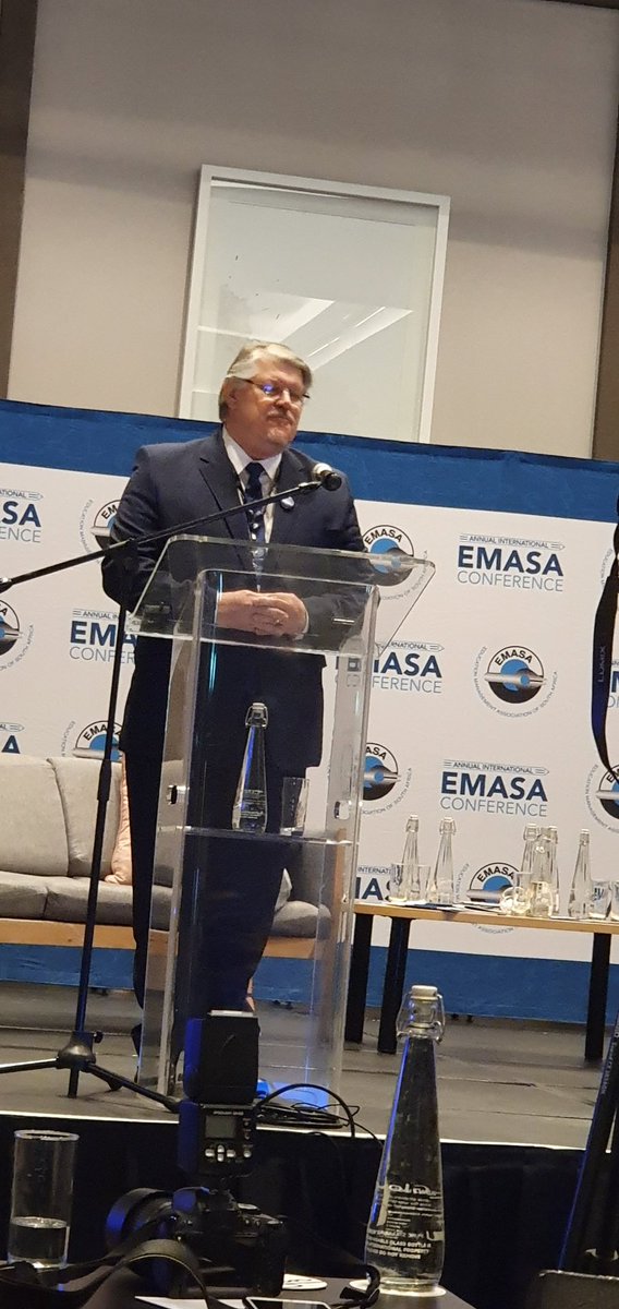kubeshgovender's tweet photo. @EMASA_1
#2019EmasaConference
#Educationgamechangers
@WCEDnews @DoveWarda @KarenR_Dudley18 @daniels_eugene
WCED HOD, Mr Brian Schreuder, addresses EMASA delegates on Transform to Perform, the strategy to leapfrog poverty and educational outcomes https://t.co/l78npX1kQg