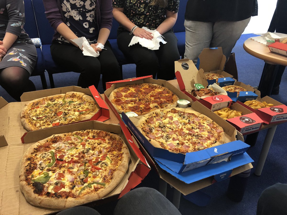 DrKidneyAsh's tweet image. Well community life is looking up. I am so easily pleased 🤤😍😋🍕

#communitypaediatrics #differentpaceoflife