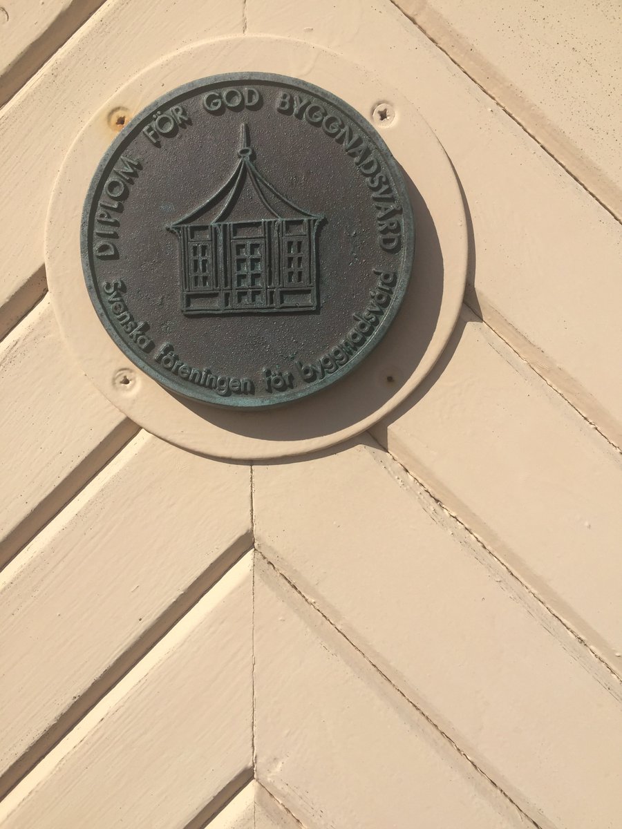 CLIC_EU's tweet image. The #Halland model explained by prof. Christer Gustafsson of @UU_University  - heritage restorations and maintenance projects, training and education programs for skilled workers. Now in #Kallbadhuset in #Varberg, awarded with best restoration project “diplom”