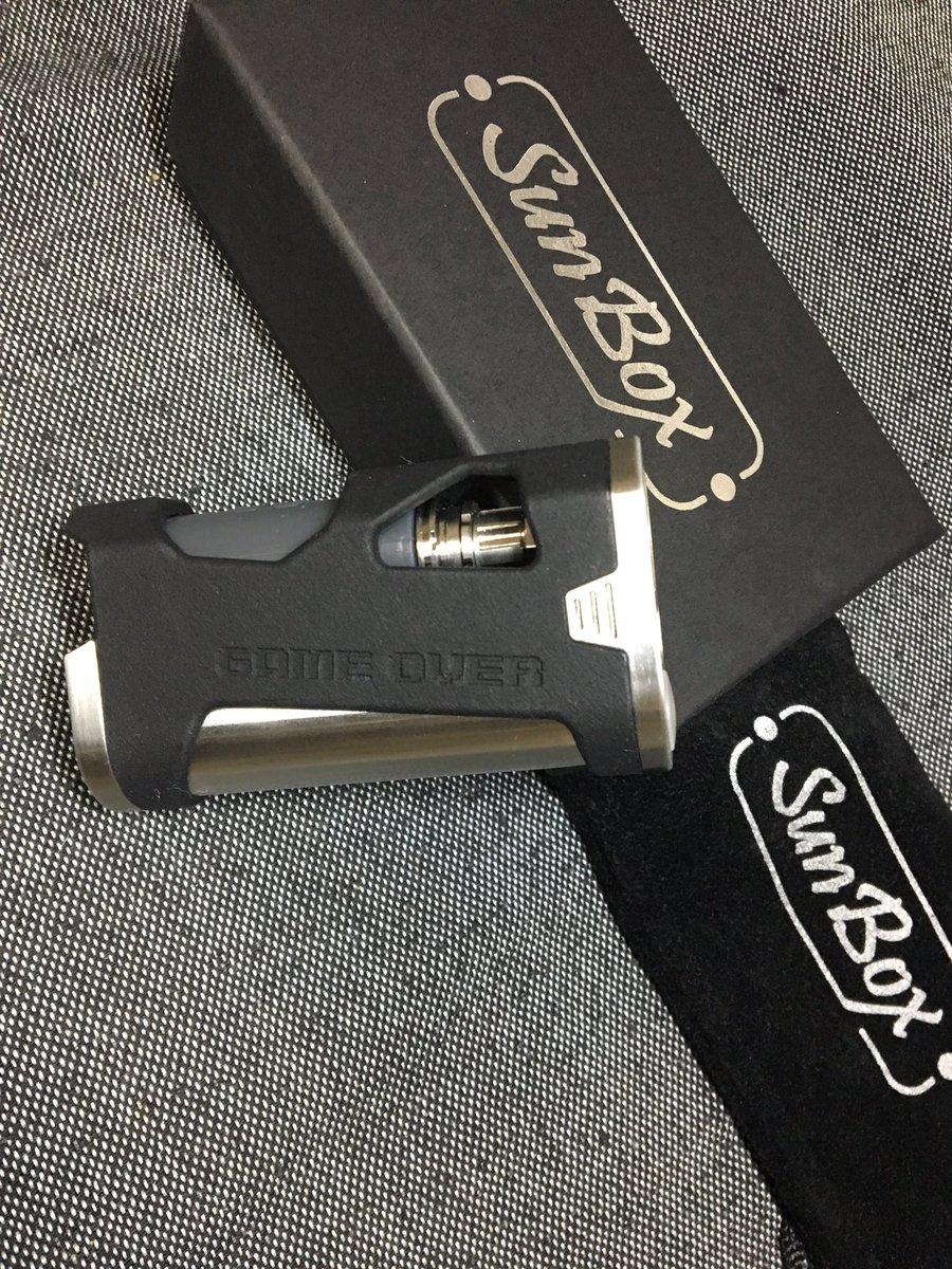 GUIX10A's tweet image. 物欲完全開放中😁

SunBox GameOVer3 
着弾‼️

アトマを何にしよう😕

#VAPEWORXS 
#SunBox 
#GameOVer3