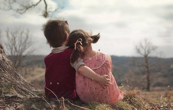 #الرجوله_تحتاج لا تزْهَد فيمَن يرغَبُ فيك!
مَن يَشتري ربيعَ قلوبِكُم  لاتعطُوهُ خريفَ اهتمامِكُم... بَل أقبلُوا عليهِ واحتَووه قبلَ أنْ يَرحلَ تاركًا لكُم كلَّ الفُصول!...