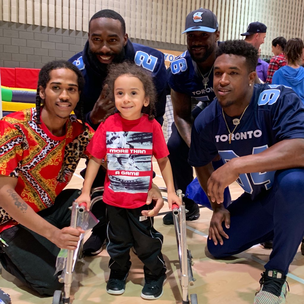 HBKidsHospital's tweet photo. Thank you to the @TorontoArgos for stopping by today! We had an amazing time! #HBArgosTakeover 🏈🎉 https://t.co/U9k5yDro1d