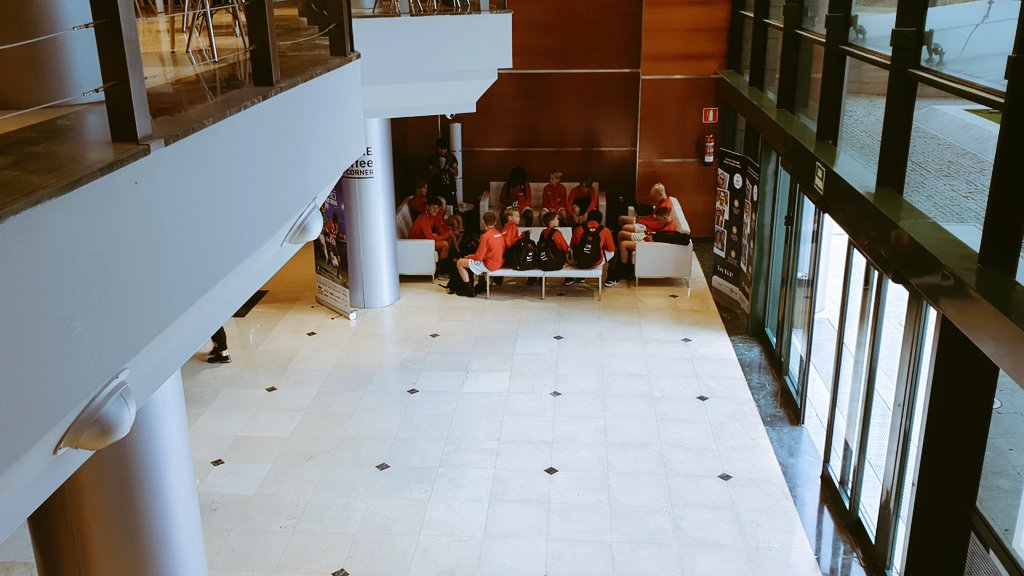 BPP06_1's tweet photo. #bpp06_1 har kort samling i hotellet innan promenad till dagens sista gruppspelmatchen i Madrid Cup. Max utdelning hittills, 6p, nu återstår Nordirlands P14-landslag #ForzaBP061 https://t.co/meA0TsUQdr