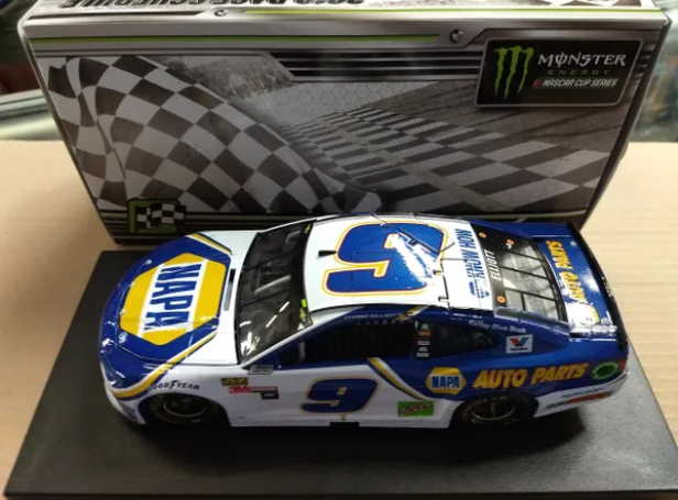 Cards2P's tweet photo. Buy Now: @chaseelliott @TeamHendrick @NAPARacing @NAPAKnowHow #NASCAR #DiecastShop: https://t.co/K4VjVtOdqQ @dega_boy_87 @DegasGarage @tntnetwork61 @Wabigama @DTyson15 @NDD_01_ @KEMMOCupSeries @The_SuperSquad_ https://t.co/KevnWTPDFX