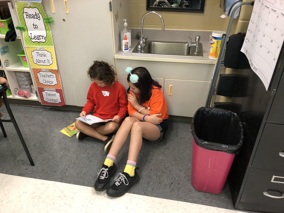 bpes5th's tweet photo. Book Buddies!!!! Our first time together! https://t.co/ofYCVQJjuN