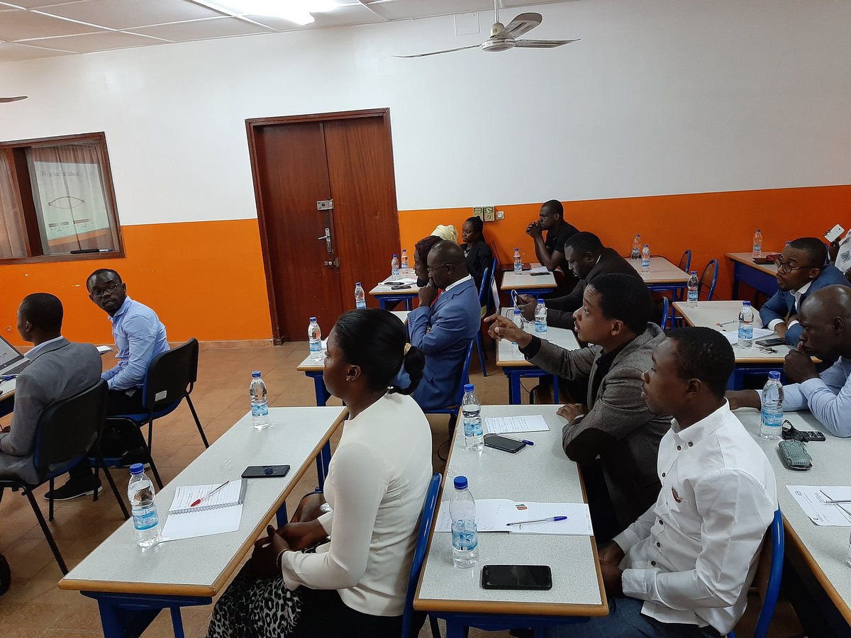 dkl2016's tweet image. Atelier de dissémination des premiers résultats de GEMMES_CI avec les chercheurs de la #CAPEC #CIRES et de l&apos;#ENSEA.