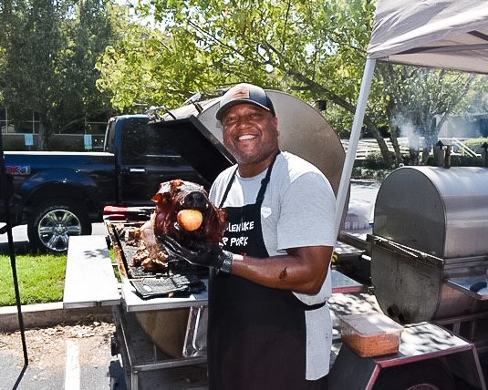 LCE_Today's tweet photo. Kicking off our annual @TridentUWay campaign with a Pig Pickin' and BBQ at our Charleston office! #LiveUnited #TeamLCE https://t.co/p0l4fGr2lm