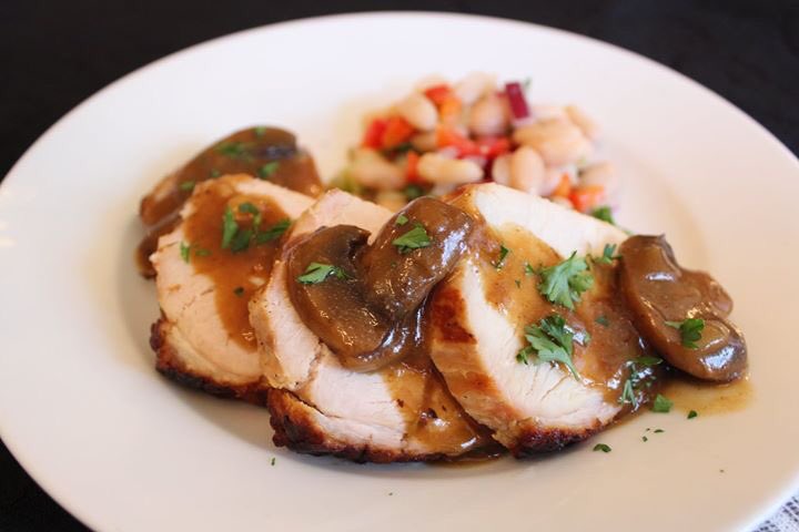 AntoinesNOLA's tweet photo. Happy Friday! Treat yourself to our #RestarauntWeek lunch special for just $20.19! #AntoinesNOLA https://t.co/ZJiDcbuexB