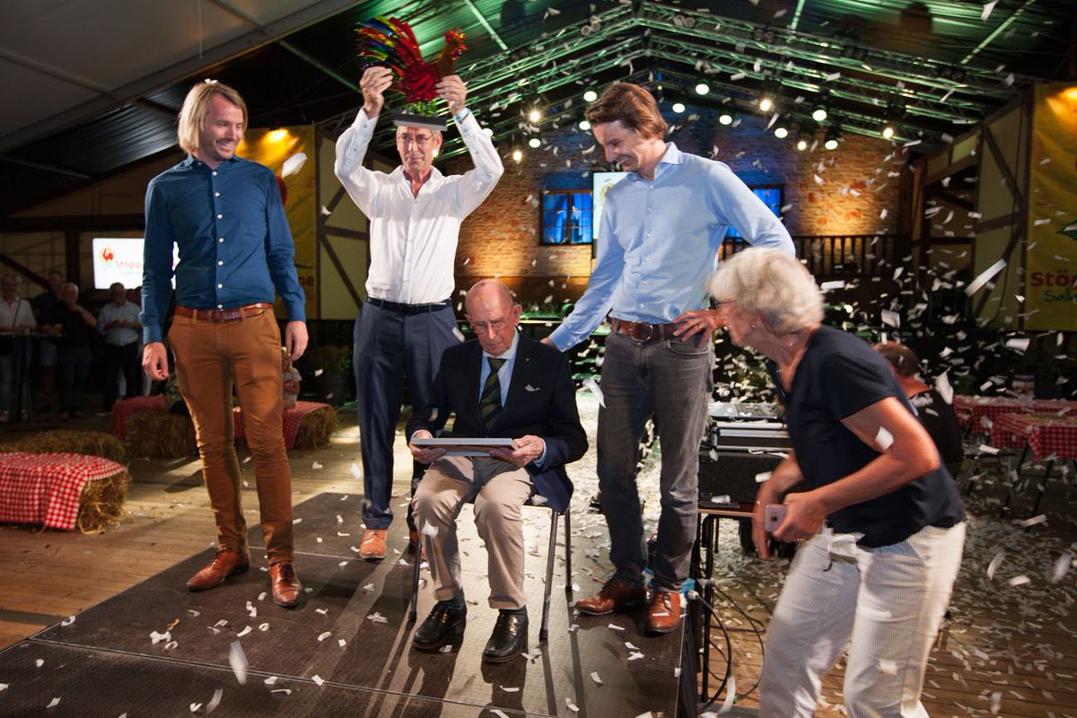 Twee weken geleden tijdens de nieuwe Ondernemersmiddag op de vrijdag van #Stöppelhaene, won de familiebedrijf 'Uw Onderhoudspartner Lenferink' de Sallandse Ondernemeraward!

Lees hier nu het juryrapport: lnkd.in/dy5Psth #raalte #sh19