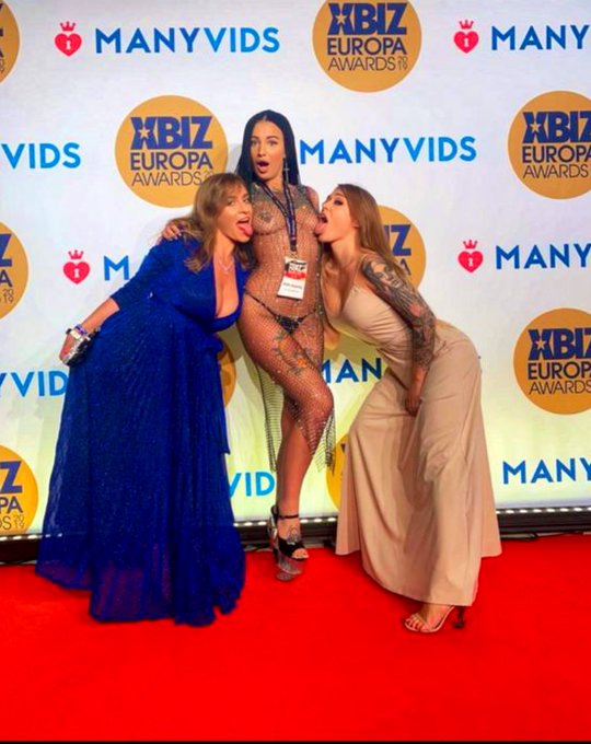 @XBIZ Berlin 2019  With my girls @josephinejxxx and @MishaMaver #xbizberlin2019 https://t.co/07k8IuQ<a class="tags" href="/tag/xbiz">@xbiz</a><a class="tags" href="/tag/josephinejxxx">@josephinejxxx</a><a href="/tag/xbizberlin2019"class="tags"><span>#xbizberlin2019</span></a>