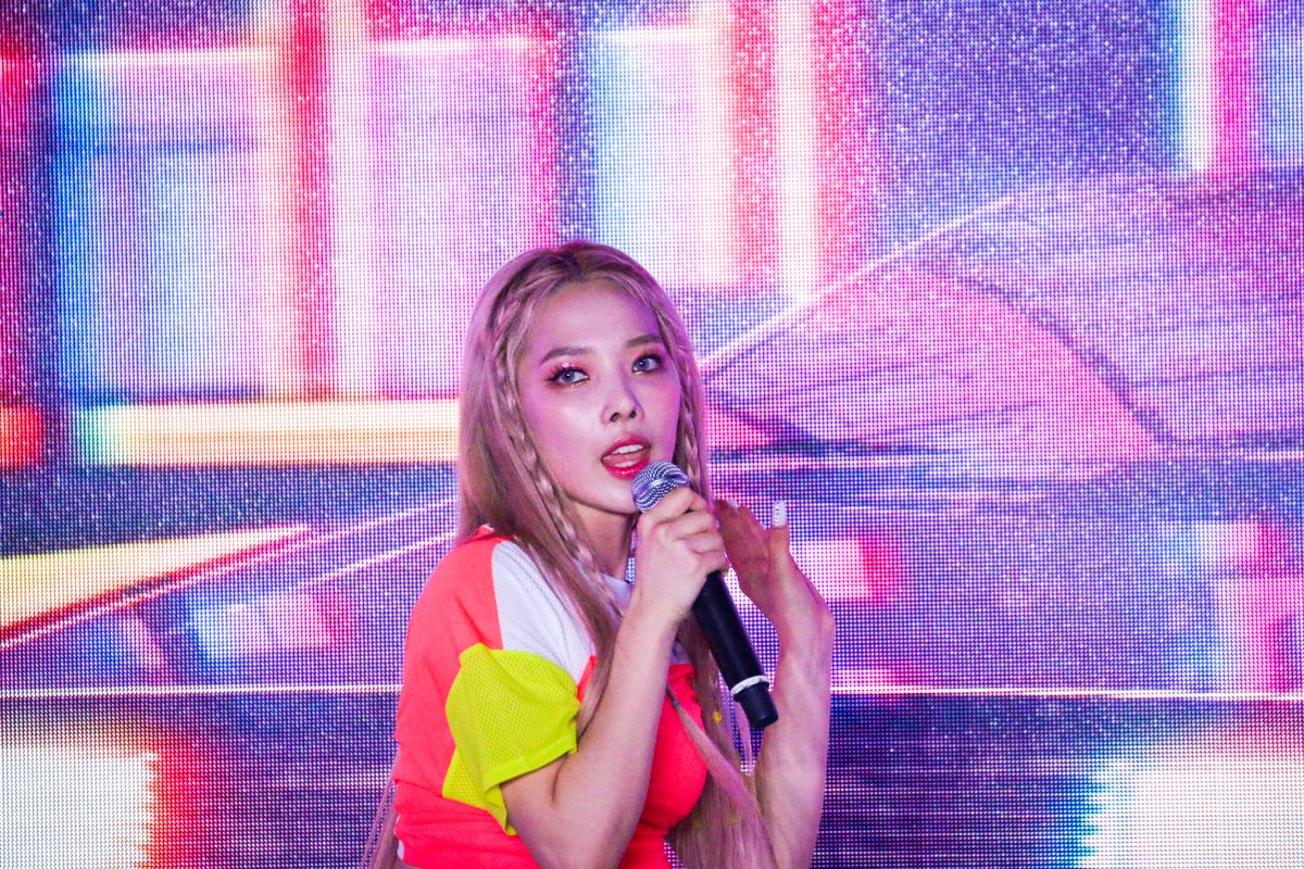 webmixmaya's tweet photo. #MiXMAYA ขอนำภาพ Somin มาฝากแฟนๆ KARD
#KARDLiveinBKK #SOMIN #WelcomeKARDtoThailand #GELBND #BOLDRERUN #ASICSSPORTSTYLETH https://t.co/LINxdftN8j