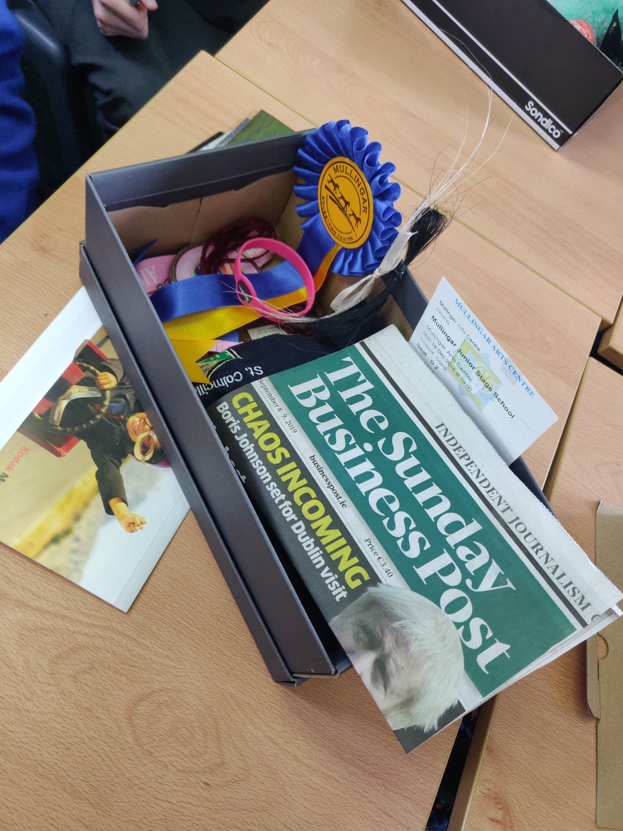 ChloeK237's tweet photo. Always picking up great ideas from people on Twitter🙌🏻 1st year time capsules ✔️ A letter to their future selves, strings representing their height and photos only a fraction of the fantastic items included #histedchatie #history #education https://t.co/KRfqLdrDhQ