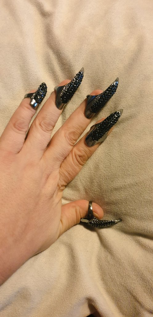 queenconsent's tweet photo. Gorgeous sparkly black vampire nails from my @MichelleSissyy. Lovely for scratching down someones back #vampirenails https://t.co/zn6L5NkvIj