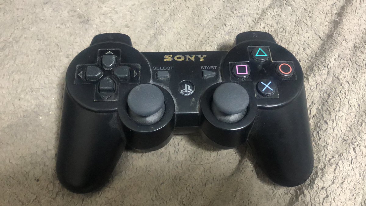 あまねこ あまねこ荘の大家さん 今夜のお相手はps3のコントローラー 見た感じは2にpsボタンが追加され 4からはスライドパッドが無くなった感じ とりあえず見たままネジを全部外す あまね工房 あまねこ あまねこ荘の大家さん 今夜のお相手はps3のコントローラー 見た感じは2にpsボタンが追加され 4からはスライドパッドが無くなった感じ とりあえず見たままネジを全部外す あまね工房