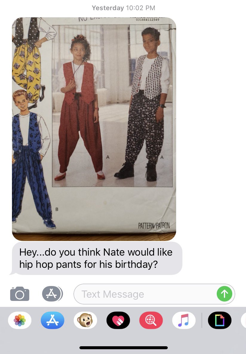 tinkerbell_joD's tweet image. 🤣😂 “hip hop pants”. Sure mom, that’s what every 11 year old boy wants these days