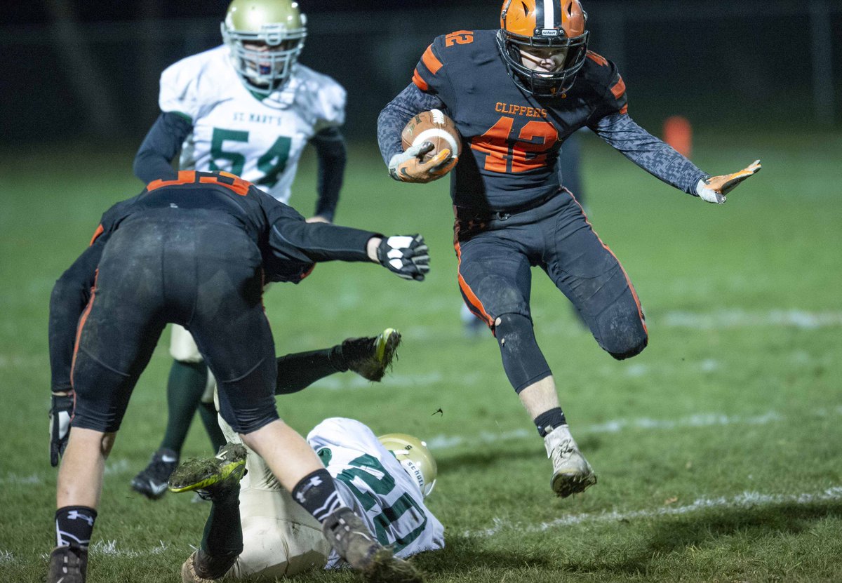 GAME DAY!! The Clippers take on Lester Prairie/Holy Trinity in Lester Prairie tonight at 7pm!