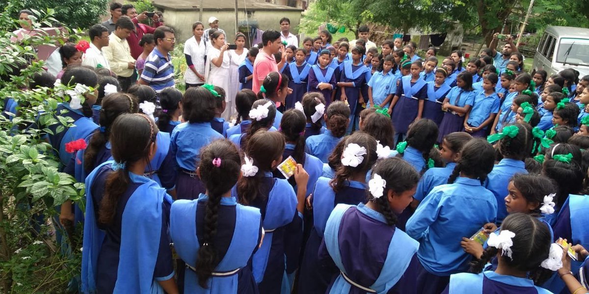 PSahebganj's tweet photo. Poshanmah - Schools based activities ,#poshan rally, #personal hygiene , # plantation of trees @Sahebganj @dc_sahibganj ,@PiramalFdn @tini_tatatrusts https://t.co/qRoxwIJ9aq