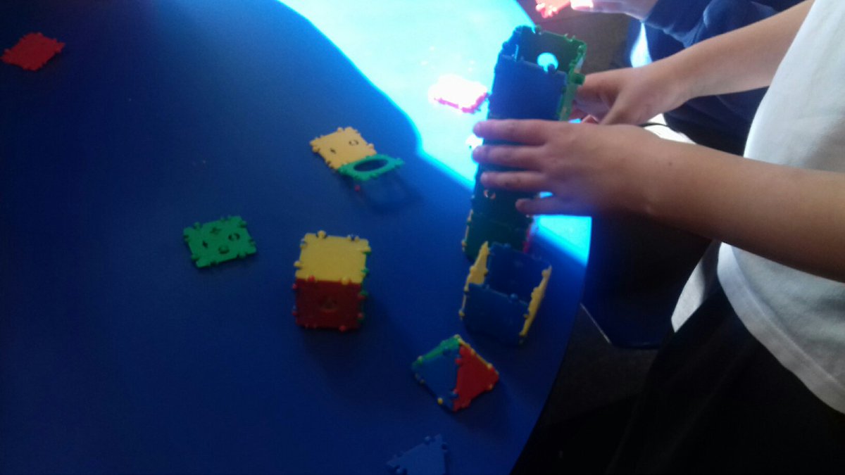 MilnathortPS's tweet photo. P5 have been making 3D shapes and talking about their properties. #MathsAndShape #SharingUnderstanding https://t.co/UJ9F3jxqZL