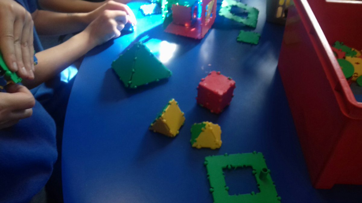 MilnathortPS's tweet photo. P5 have been making 3D shapes and talking about their properties. #MathsAndShape #SharingUnderstanding https://t.co/UJ9F3jxqZL