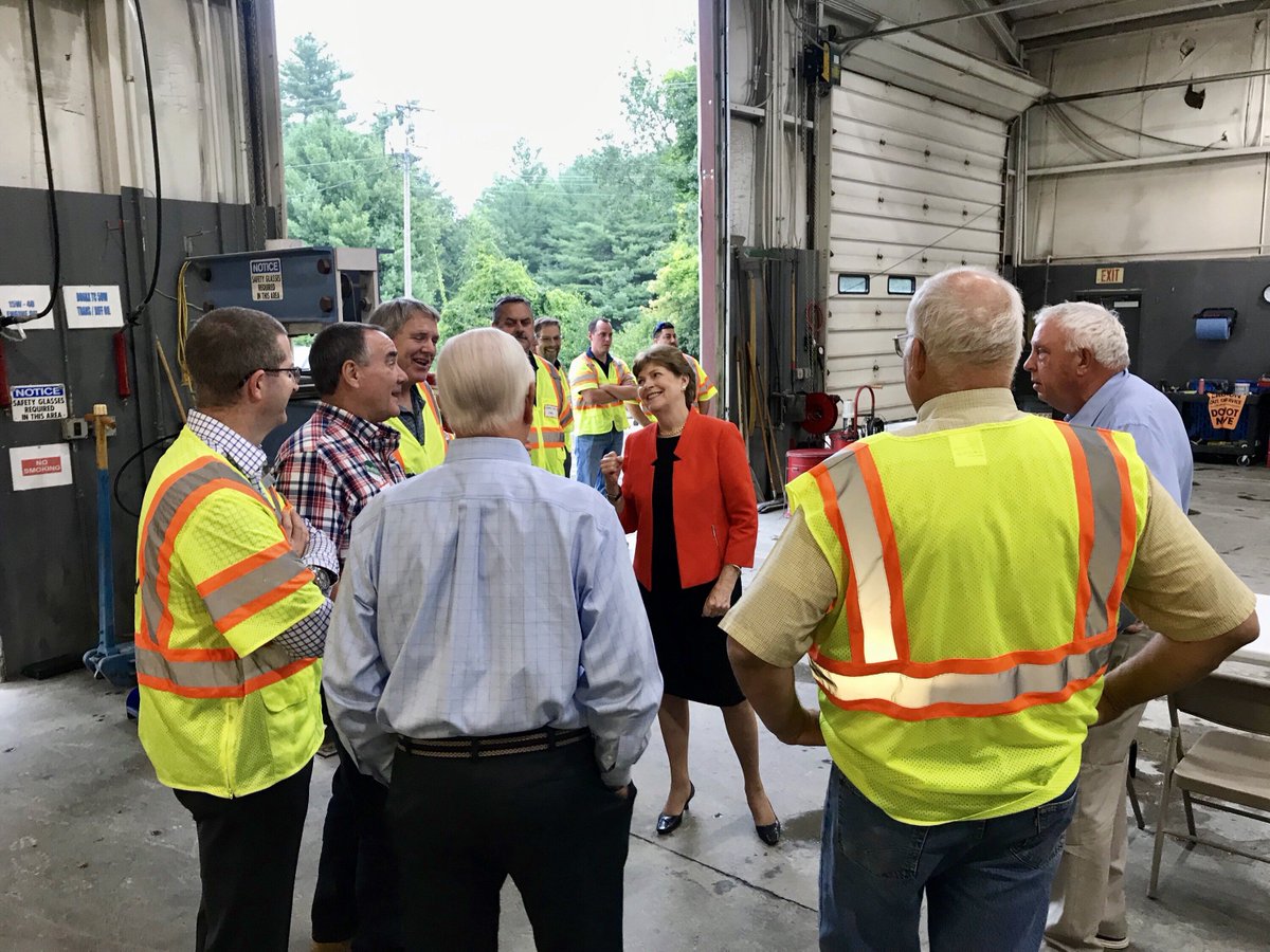 CRH_AmericasGR's tweet photo. Thanks @JeanneShaheen for meeting with us to talk about your plans to fix the Highway Trust Fund and fund our #infrastructure needs! We appreciate your leadership! #FixTheFund #HTF #ENGAGE https://t.co/5FXrj2cnsF