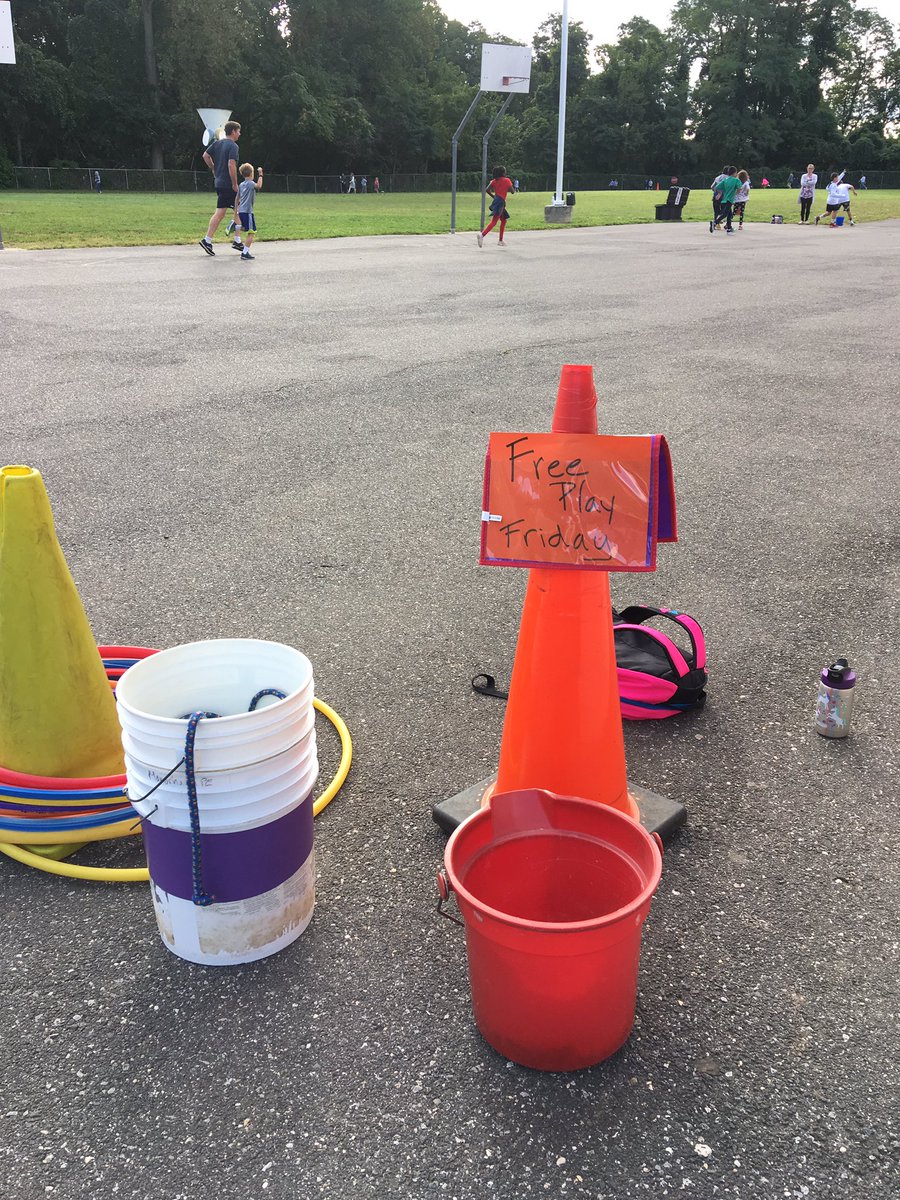 MegaeraR's tweet photo. What’s happening this morning? #freeplay Friday and @thedailymileUSA #amped @AmpeDschools #GettingAMPED #GOGrants @pasi_sahlberg @williamdoylenyc #GoPort @jratey https://t.co/AosudmnT4g