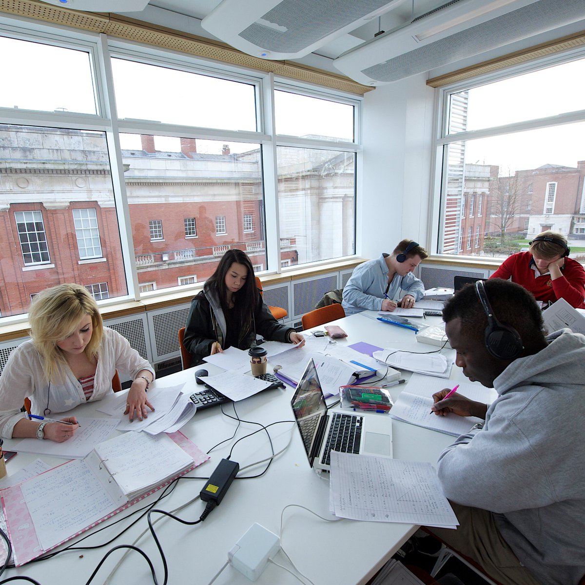 UoMLibrary's tweet image. The Library has lots of social study spaces across our sites for studying with friends. The ones here are in Kantorowich Library, the Alan Gilbert Learning Commons, and the Main Library. #UoMGetStarted