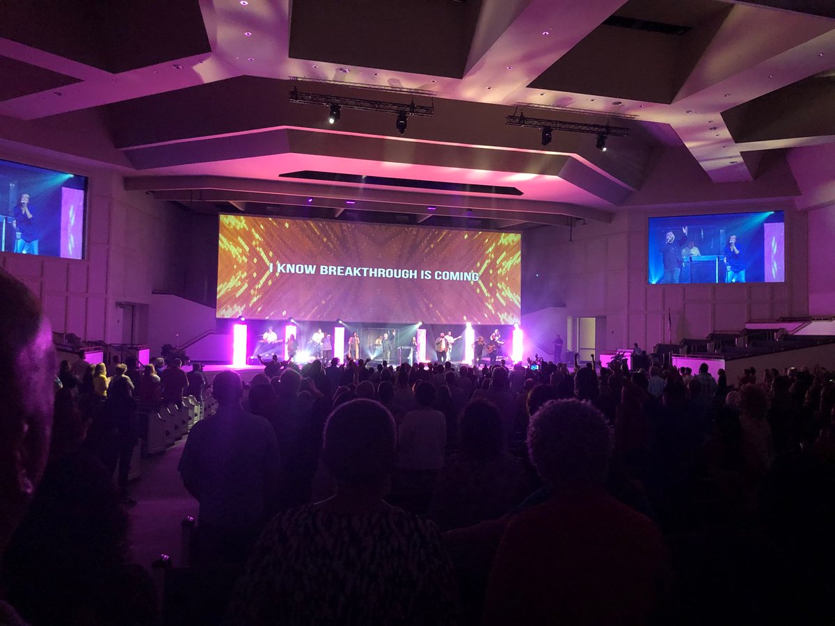 BenEmmons's tweet photo. As we start #ExperienceUS conference you have to believe breakthrough is coming! 
Excited to grow... https://t.co/dt4QD7TwWS