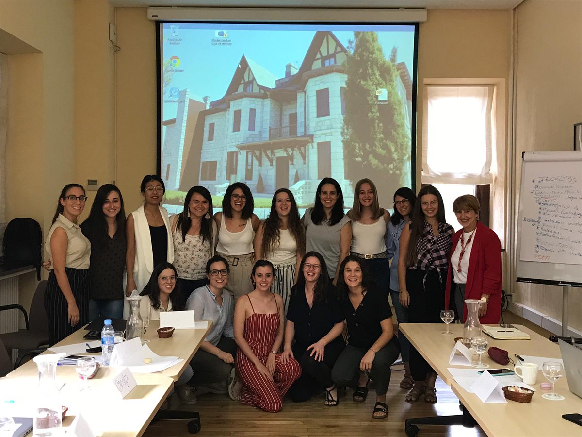 siemens_es's tweet image. Girl Power! ✊

Nuestra compañera, Leire Rodríguez, ha tenido el placer de dar una masterclass sobre #ciberseguridad a estudiantes de carreras técnicas en el programa #ImpulsandoTalento de la @ComunidadMadrid.

¿Quieres saber más?
👉 sie.ag/2TQ94bB

#soySiemens