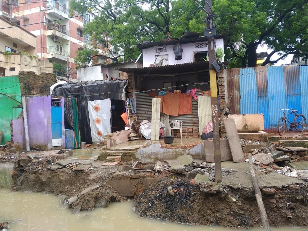ParmarthPooja's tweet photo. Gov is trying 2 build smart cities by acquiring land of Helpless,uneducated + poor people.#IndoreSmartCity turned in2 #IndoreBrokenCity STOPdemolition
@ravishndtv @TOIIndoreNews @Suparna_Singh @PrannoyRoyNDTV
@kawaljit @sardesairajdeep @sagarikaghose
@Nidhi @bhupendrachaube https://t.co/ZDV5iTRfs3
